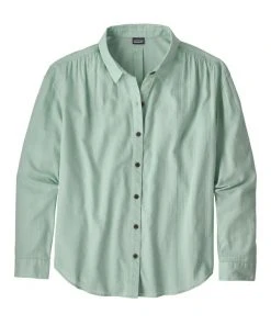 Patagonia Women's Lightweight A/C Boyfriend Shirt Spring 2019